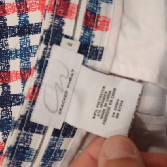 Crack wheat women's sz 6 shorts missing button - Picture 5 of 5